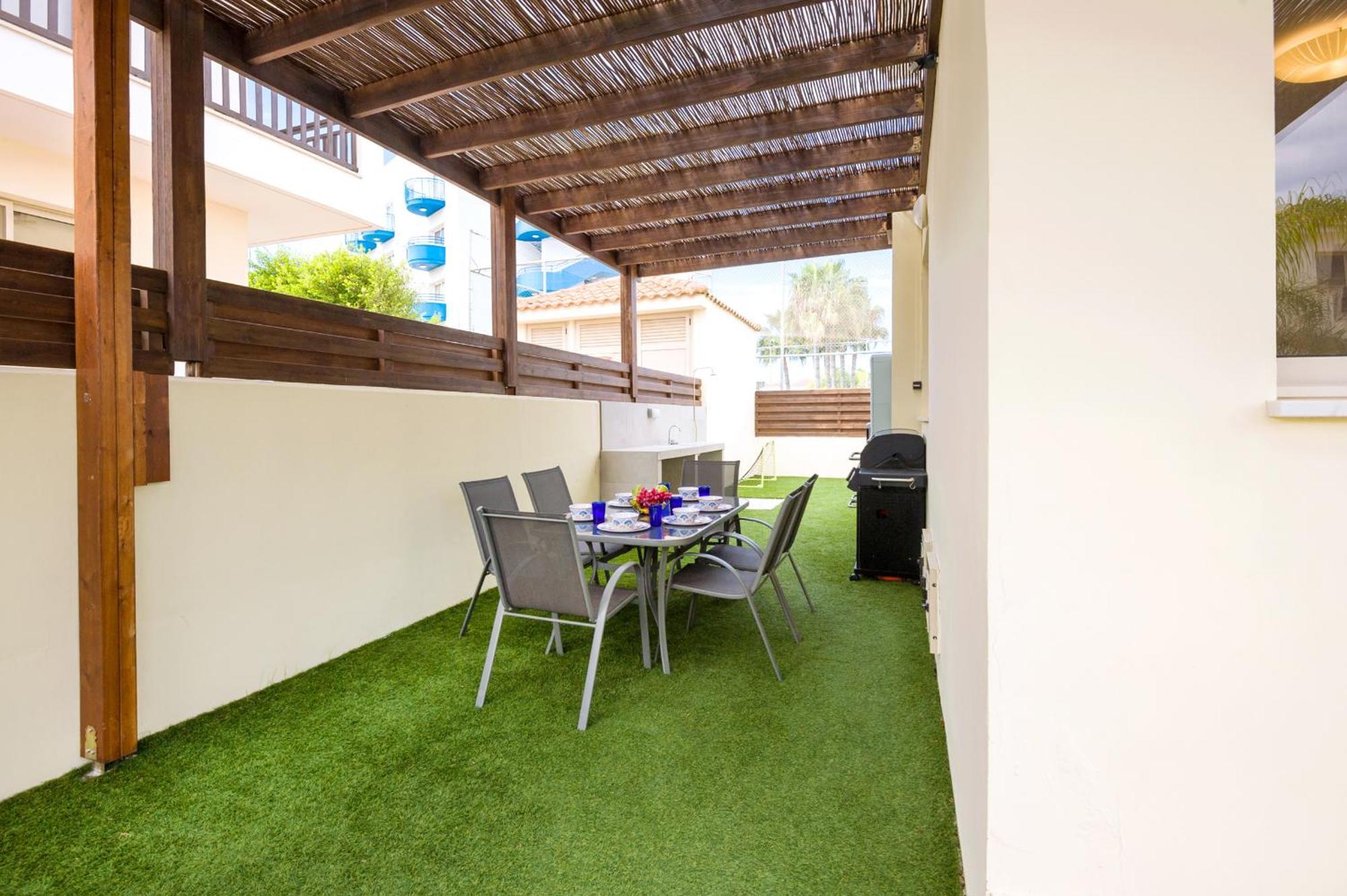 Villa Oasis Pernera Exterior foto